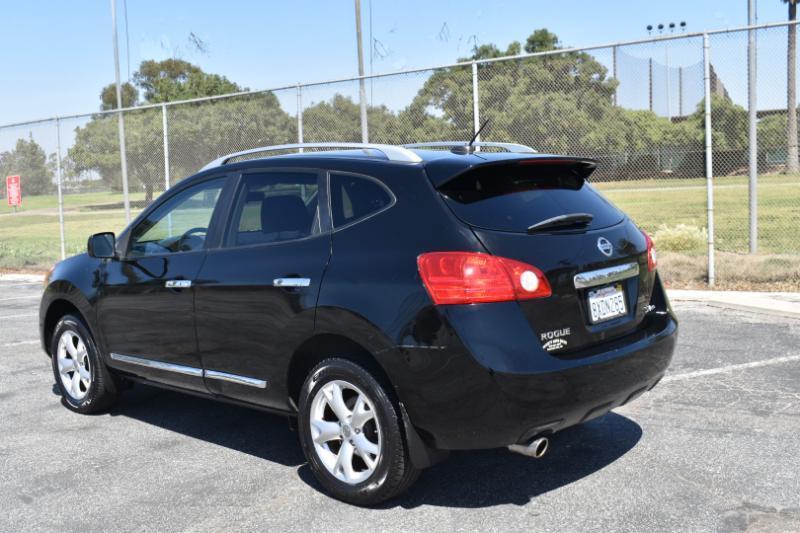 Nissan Rogue S AWD 2011
