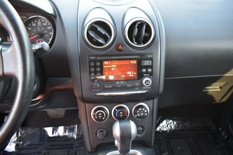 Nissan Rogue S AWD 2011