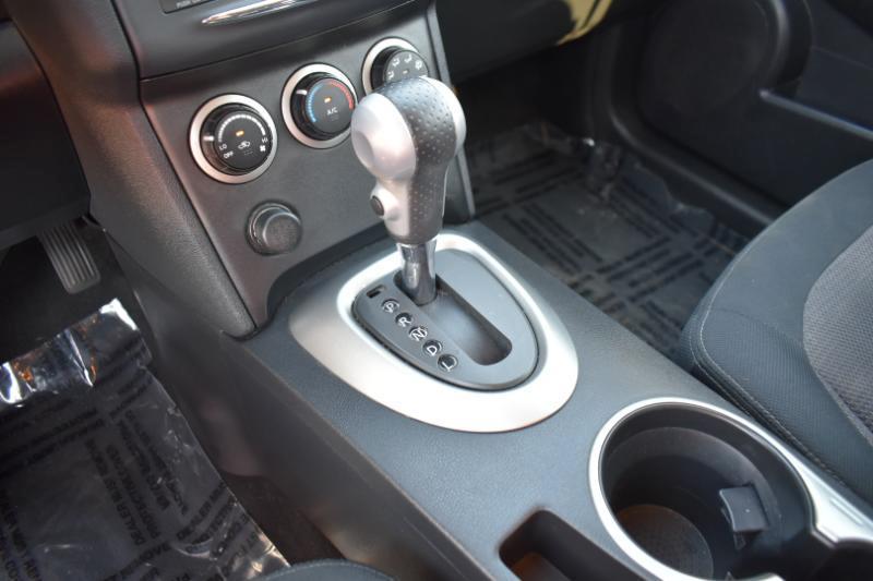 Nissan Rogue S AWD 2011