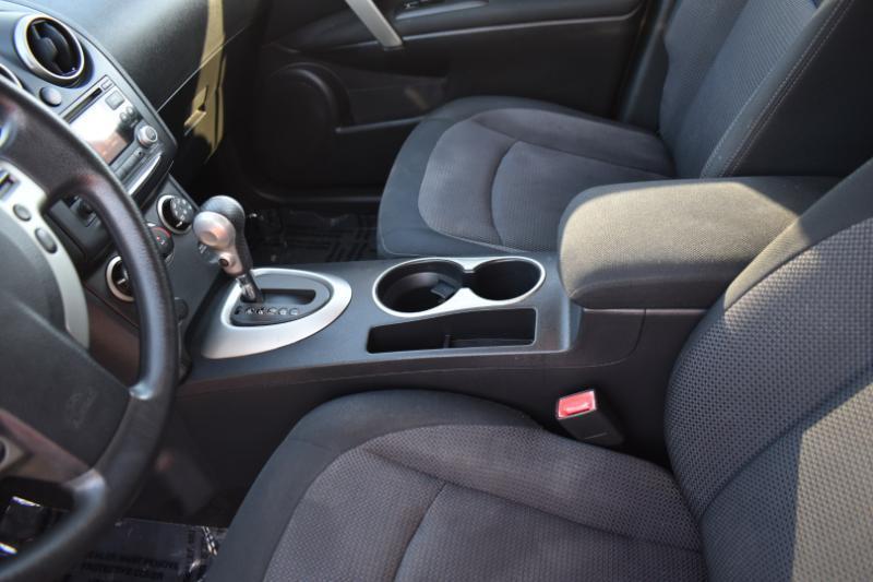 Nissan Rogue S AWD 2011