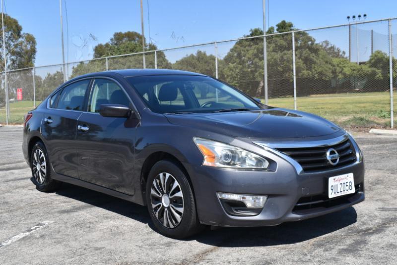 Nissan Altima 2.5 S Sedan 2013