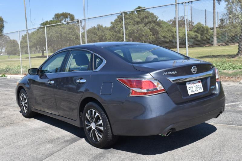 Nissan Altima 2.5 S Sedan 2013
