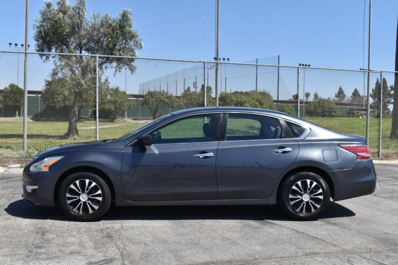 Nissan Altima 2.5 S Sedan 2013