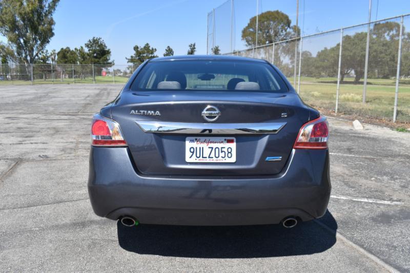 Nissan Altima 2.5 S Sedan 2013