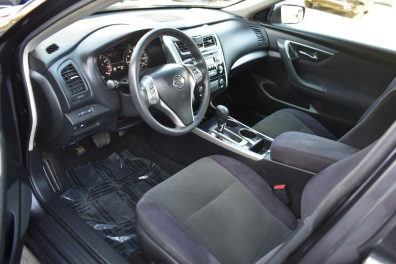 Nissan Altima 2.5 S Sedan 2013