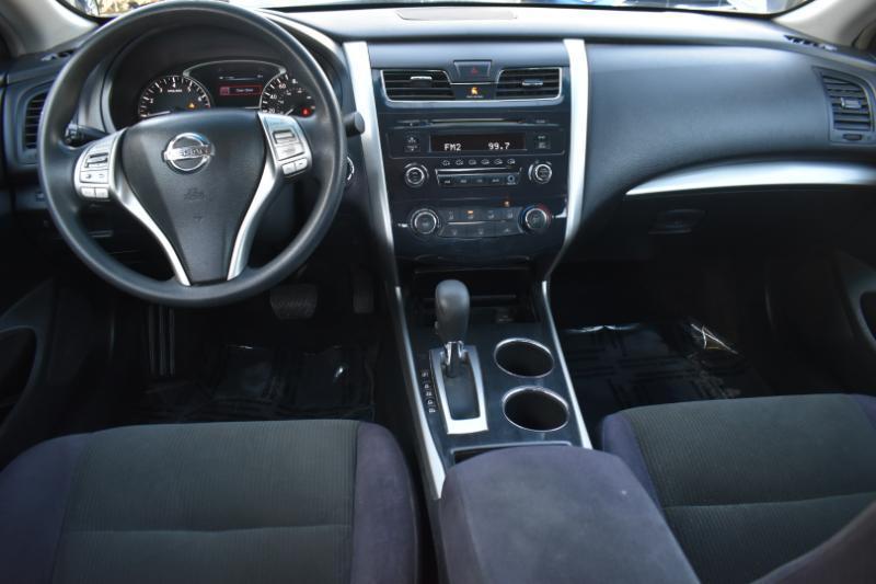 Nissan Altima 2.5 S Sedan 2013