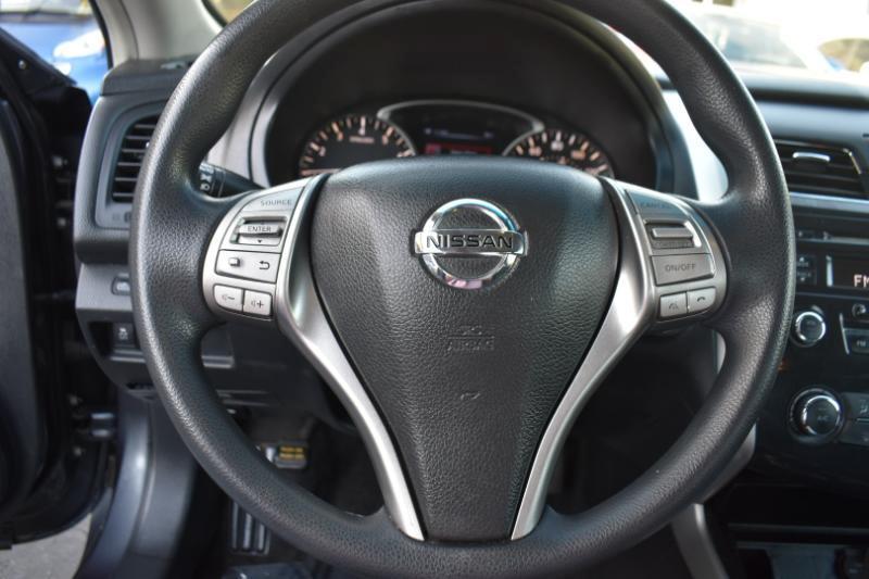 Nissan Altima 2.5 S Sedan 2013