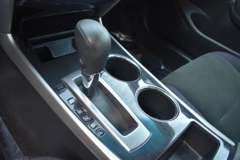 Nissan Altima 2.5 S Sedan 2013