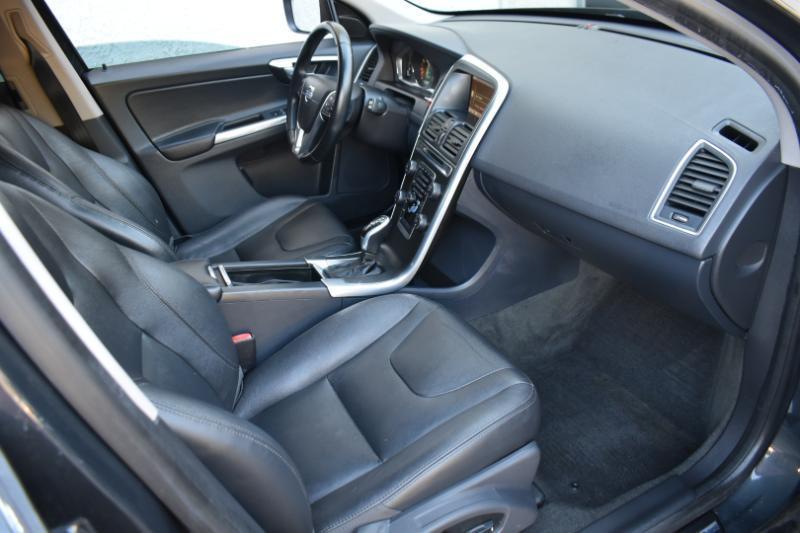 Volvo XC60 4dr 3.2L Premier 2015