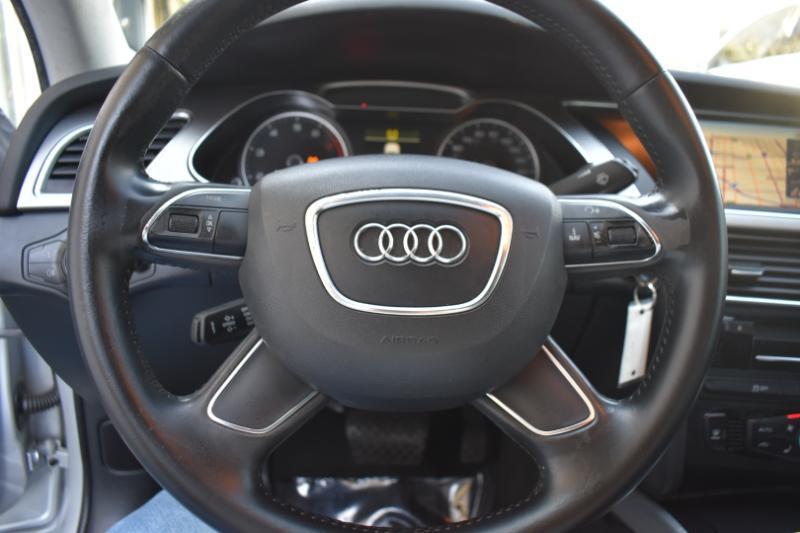 Audi A4 2.0T Sedan quattro Tiptronic 2013