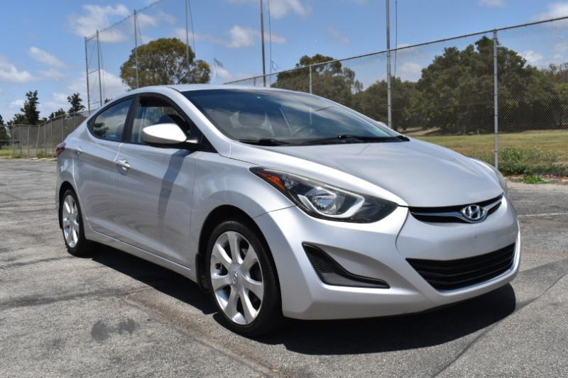 Hyundai Elantra SE 6AT 2016
