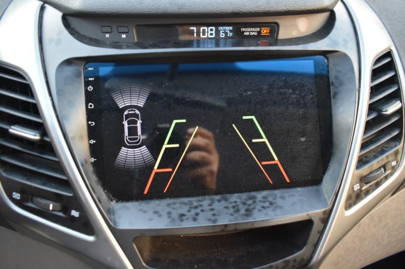 Hyundai Elantra SE 6AT 2016