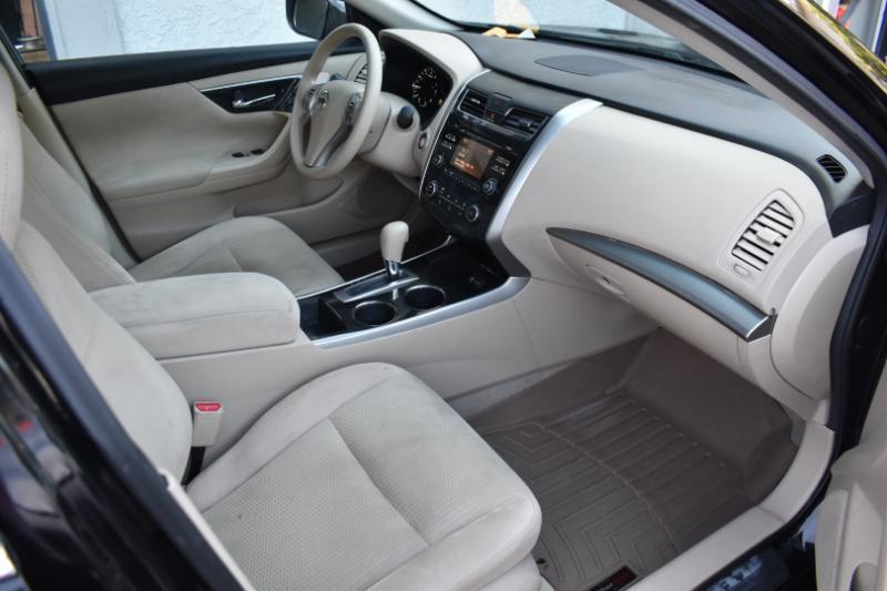 Nissan Altima 2.5 S 2014