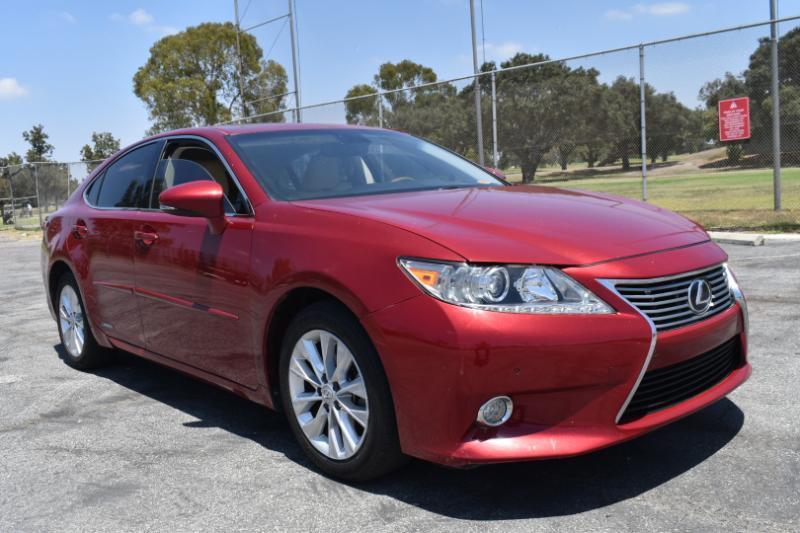 Lexus ES 300h Sedan 2013