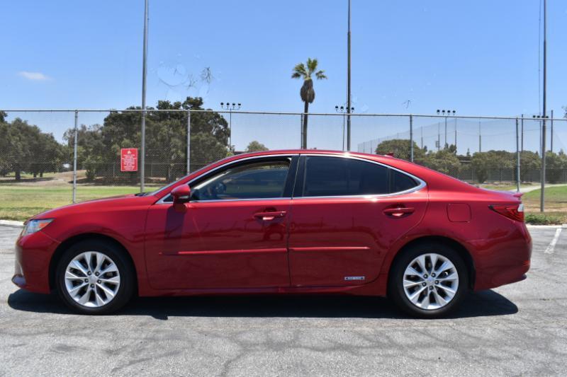 Lexus ES 300h Sedan 2013