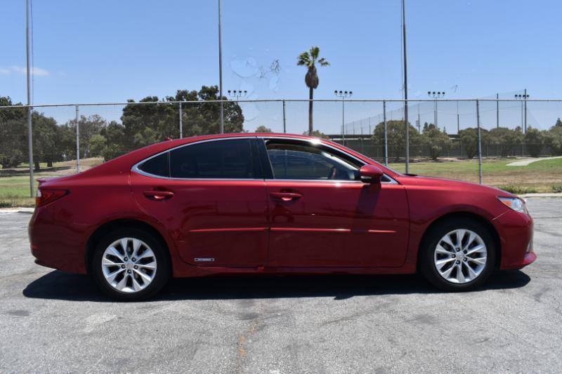 Lexus ES 300h Sedan 2013