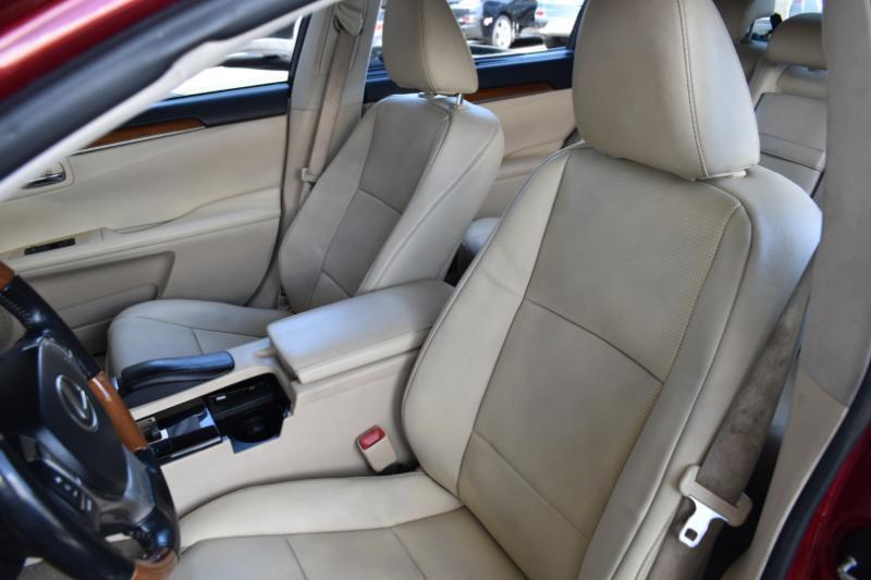 Lexus ES 300h Sedan 2013