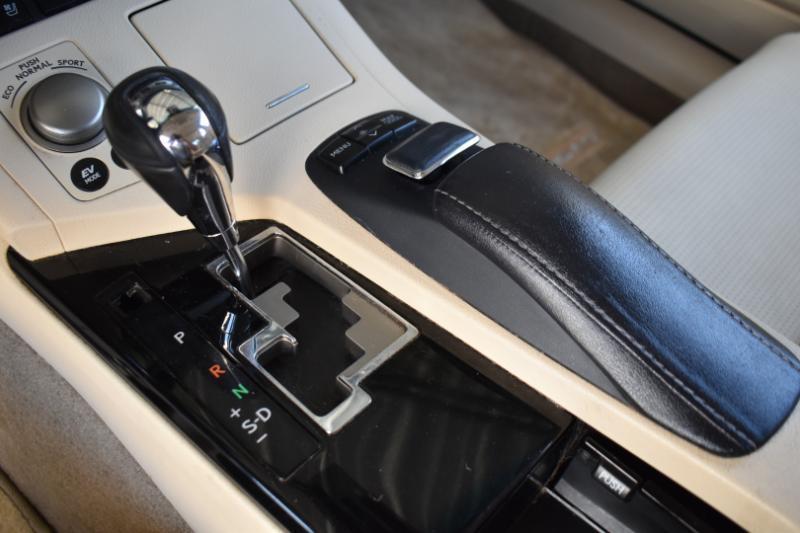 Lexus ES 300h Sedan 2013
