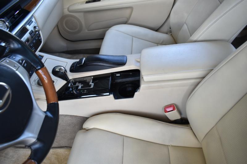 Lexus ES 300h Sedan 2013