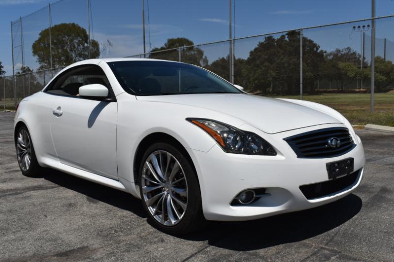 Infiniti G37 Convertible  2012