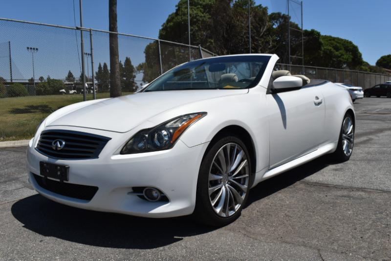Infiniti G37 Convertible  2012