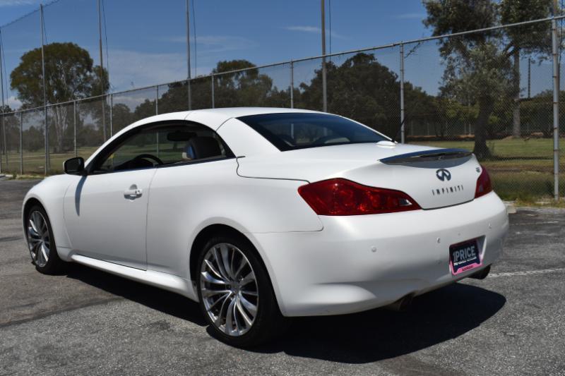 Infiniti G37 Convertible  2012
