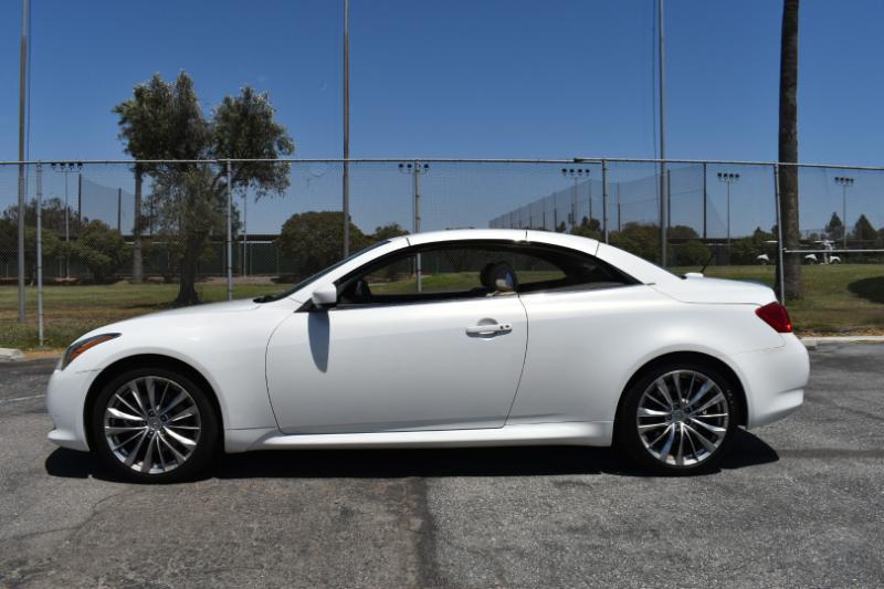 Infiniti G37 Convertible  2012