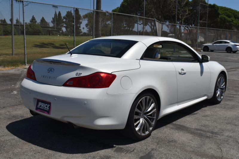 Infiniti G37 Convertible  2012
