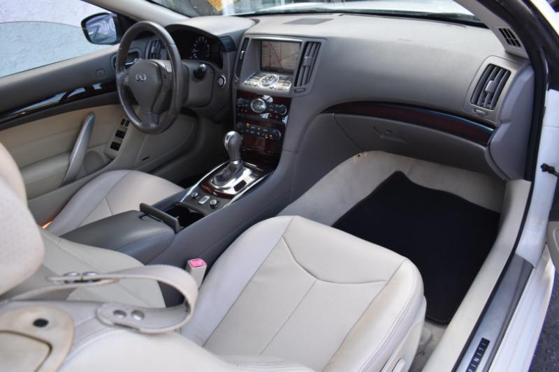 Infiniti G37 Convertible  2012