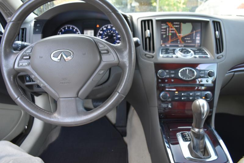 Infiniti G37 Convertible  2012