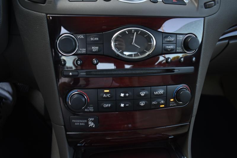 Infiniti G37 Convertible  2012