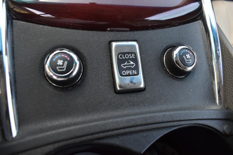 Infiniti G37 Convertible  2012