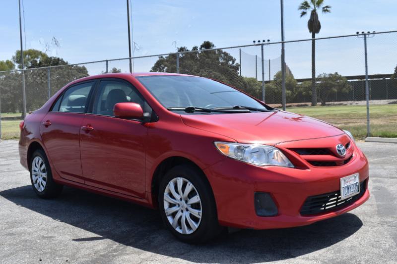 Toyota Corolla LE 4-Speed AT 2012