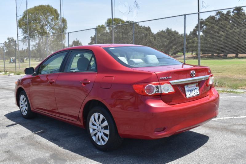 Toyota Corolla LE 4-Speed AT 2012