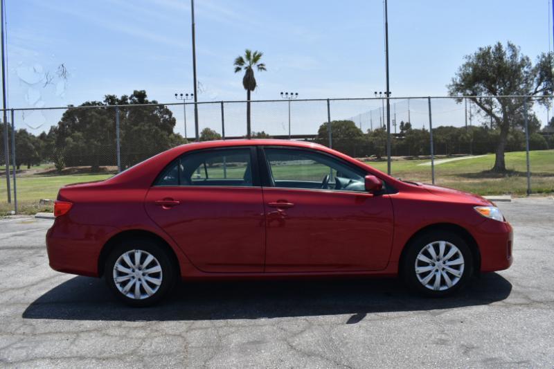 Toyota Corolla LE 4-Speed AT 2012