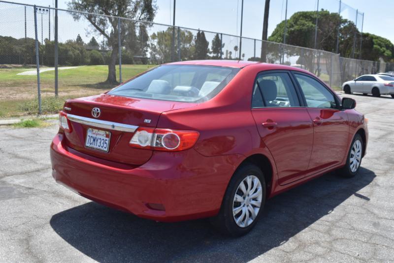 Toyota Corolla LE 4-Speed AT 2012
