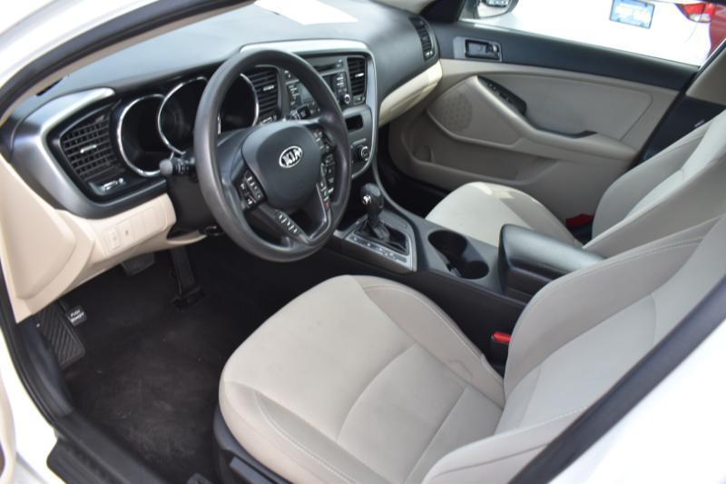 Kia Optima LX AT 2013