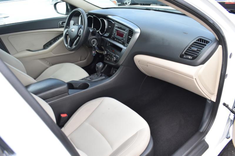 Kia Optima LX AT 2013