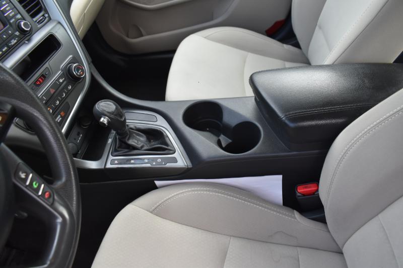 Kia Optima LX AT 2013