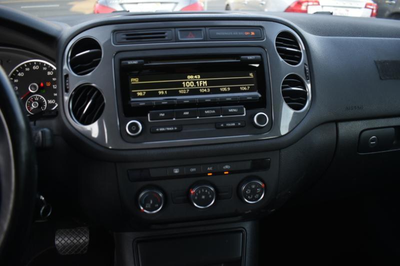Volkswagen Tiguan S 2013