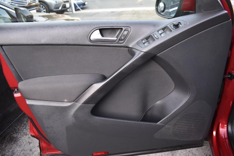Volkswagen Tiguan S 2013