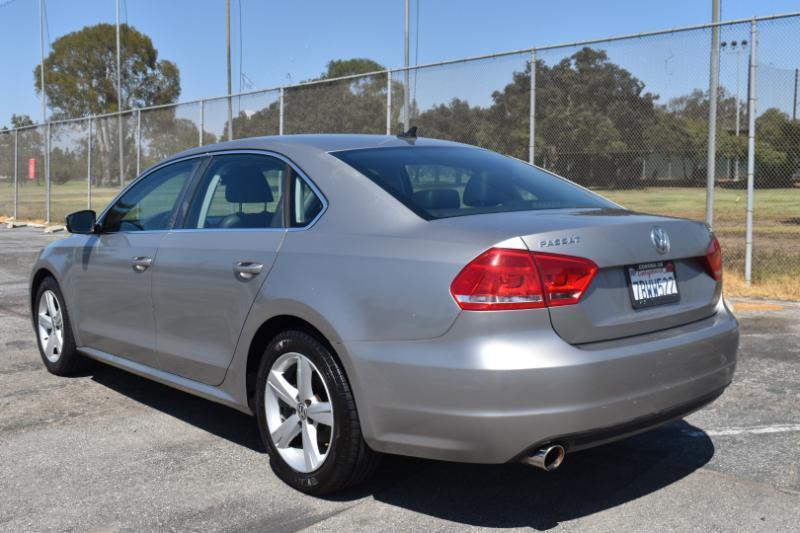Volkswagen Passat 2.5L SE AT 2013