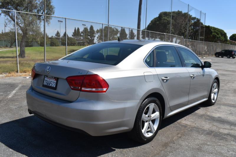 Volkswagen Passat 2.5L SE AT 2013