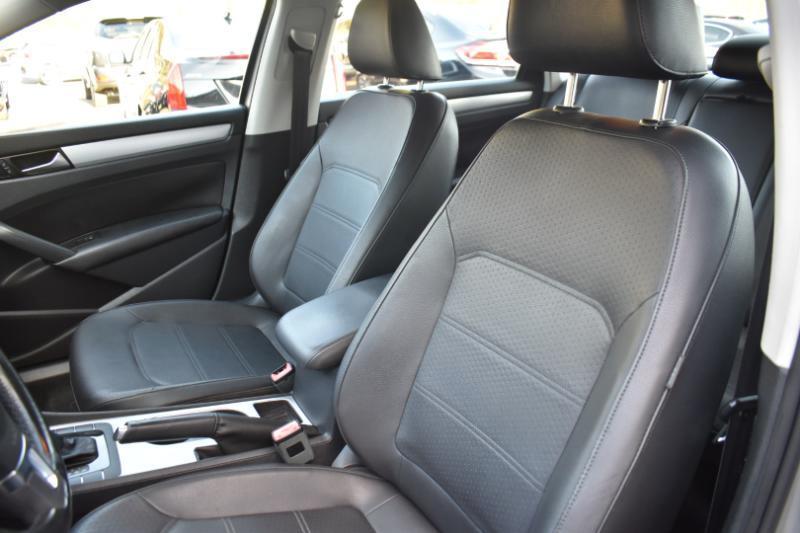 Volkswagen Passat 2.5L SE AT 2013