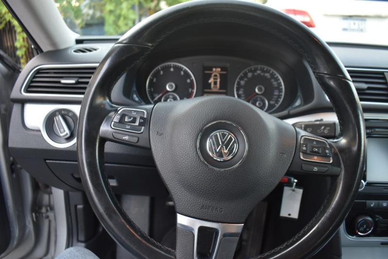 Volkswagen Passat 2.5L SE AT 2013