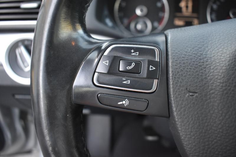 Volkswagen Passat 2.5L SE AT 2013