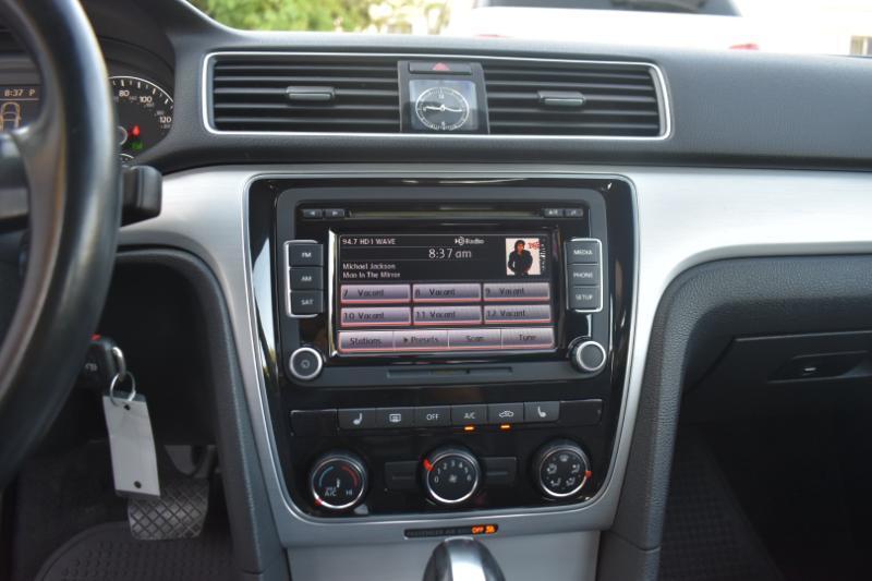 Volkswagen Passat 2.5L SE AT 2013