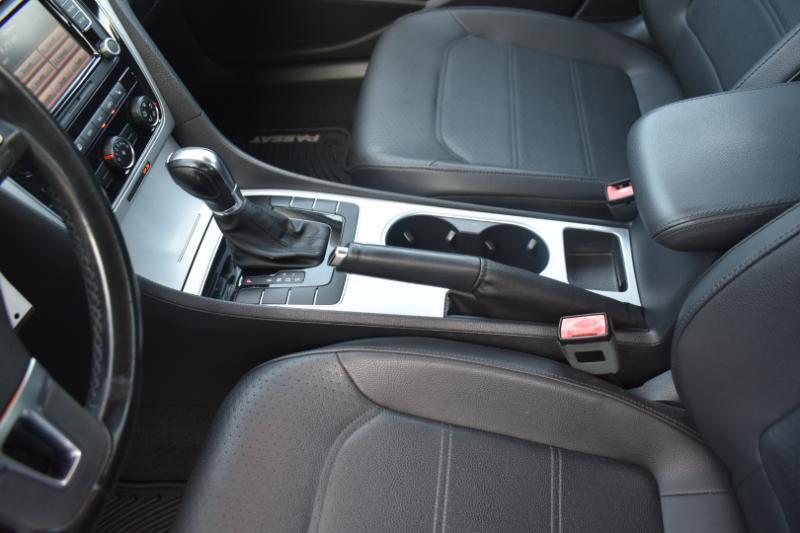Volkswagen Passat 2.5L SE AT 2013