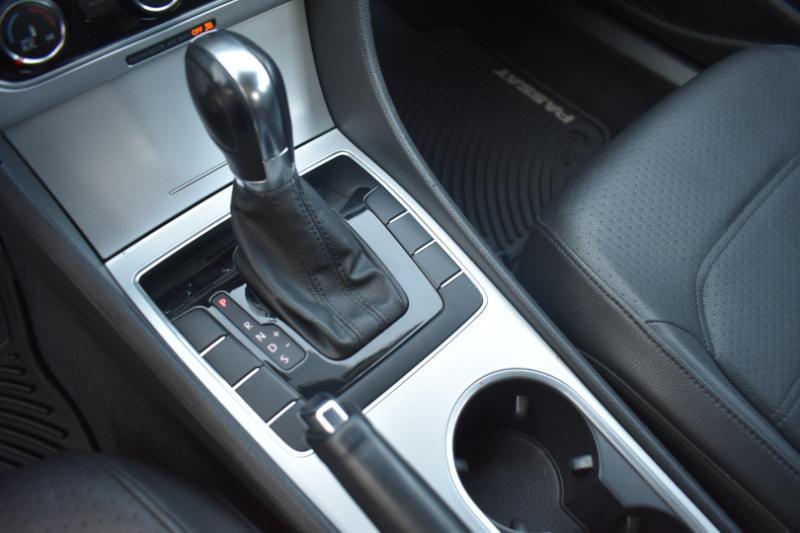 Volkswagen Passat 2.5L SE AT 2013
