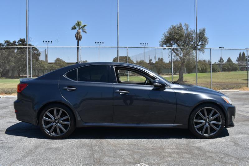 Lexus IS  2010